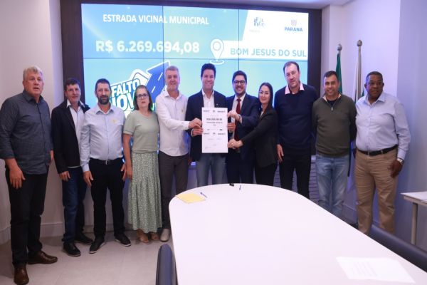 Imagem referente a notícia: Governo do Paraná autoriza mais R$ 145 milhões para pavimentações em todas as regiões do Estado