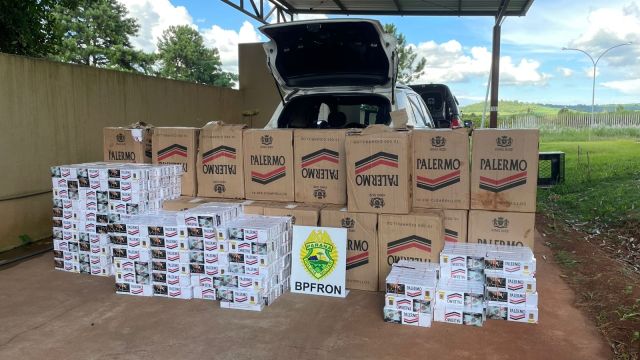 Imagem referente a notícia: Perseguição na PR-182 termina com apreensão de 1.709 pacotes de cigarros contrabandeados em Francisco Beltrão
