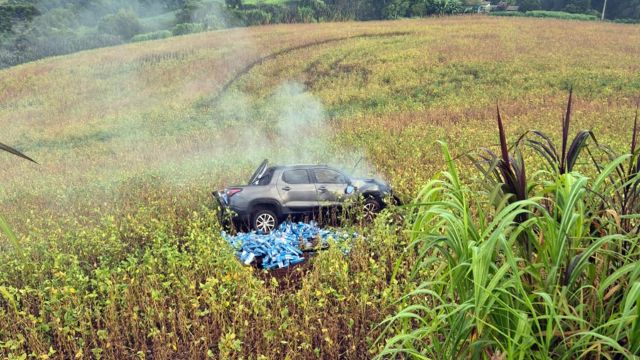 Perseguição da ROTAM termina com carro furtado, contrabando milionário e prisão no Paraná