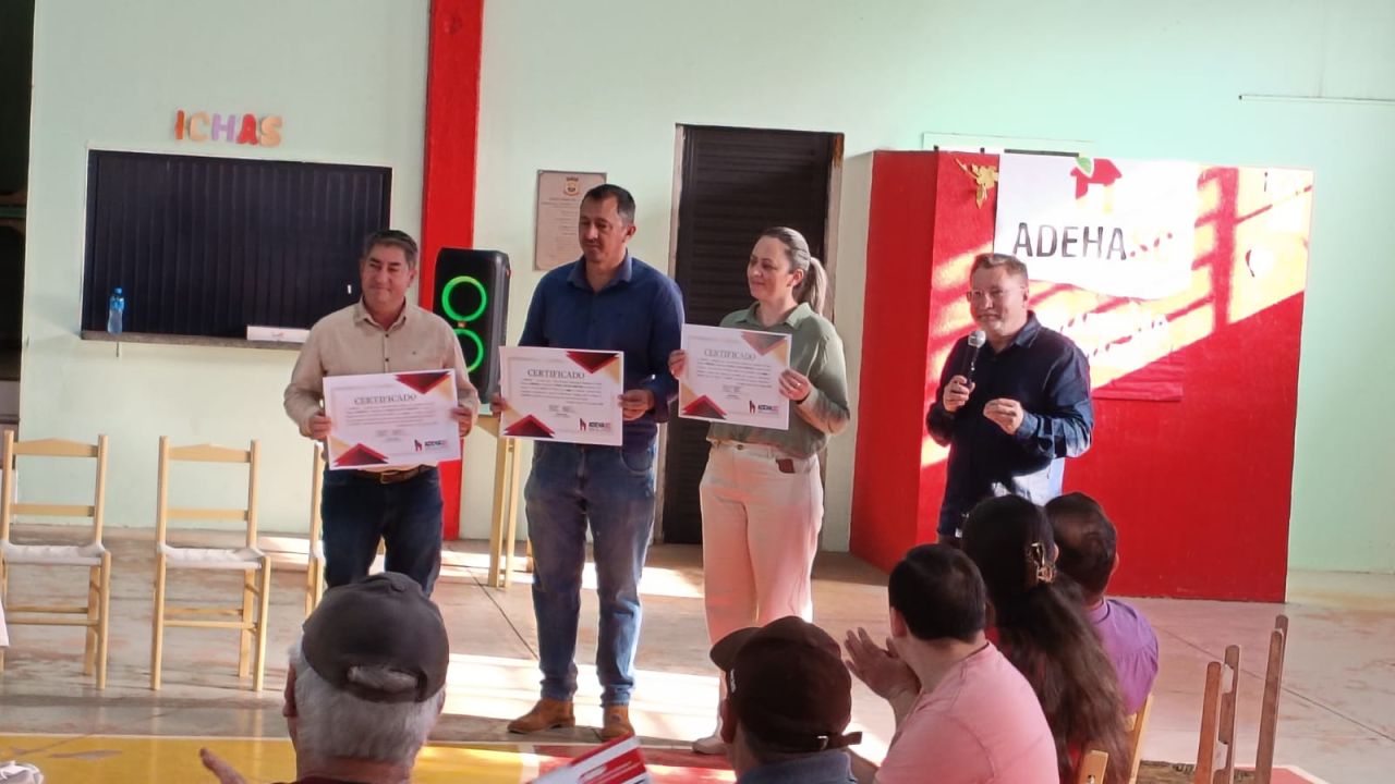 Regularização fundiária garante entrega de certidões a moradores de Sede União, em Pinhal de São Bento