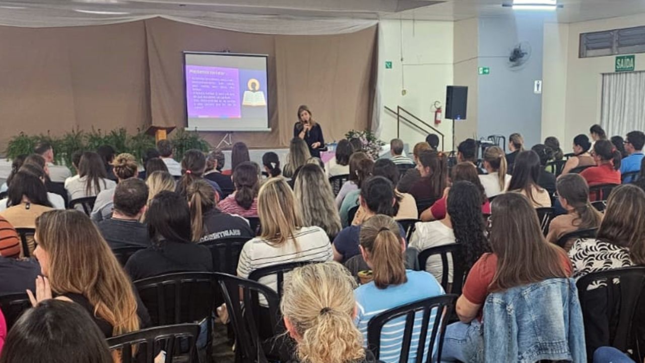 Pinhal de São Bento realiza palestra para abertura dos trabalhos do Plano Municipal de Educação
