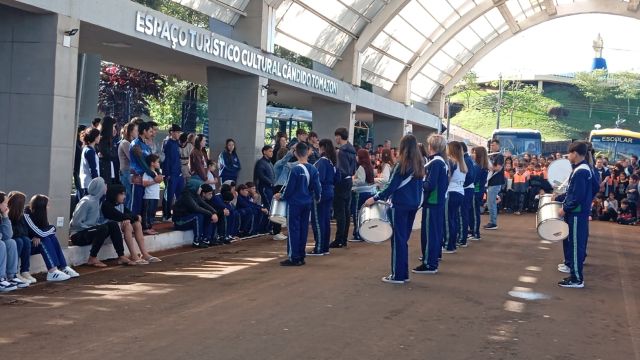 Imagem referente a notícia: Pinhal de São Bento abre Semana da Pátria com estudantes e anuncia desfile cívico para 7 de setembro