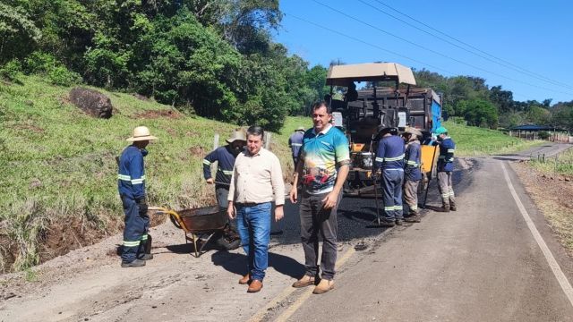 Imagem referente a notícia: Obra entre XVI de Novembro e Planaltinho entra na fase de recuperação em Pinhal de São Bento