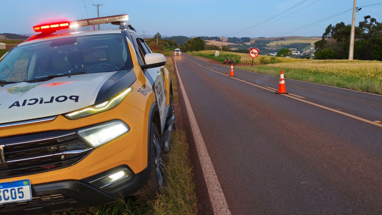 Acidente entre motocicleta e Fiat Strada deixa condutor ferido na PR-493, entre Verê e Dois Vizinhos