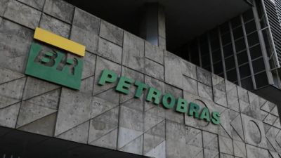 Imagem referente à notícia: Petrobras atinge recorde de valor de mercado após descoberta no Amapá