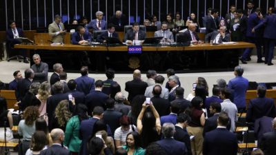 Imagem referente à notícia: Alcolumbre marca votação da PEC pelo fim da 6x1 para quarta-feira