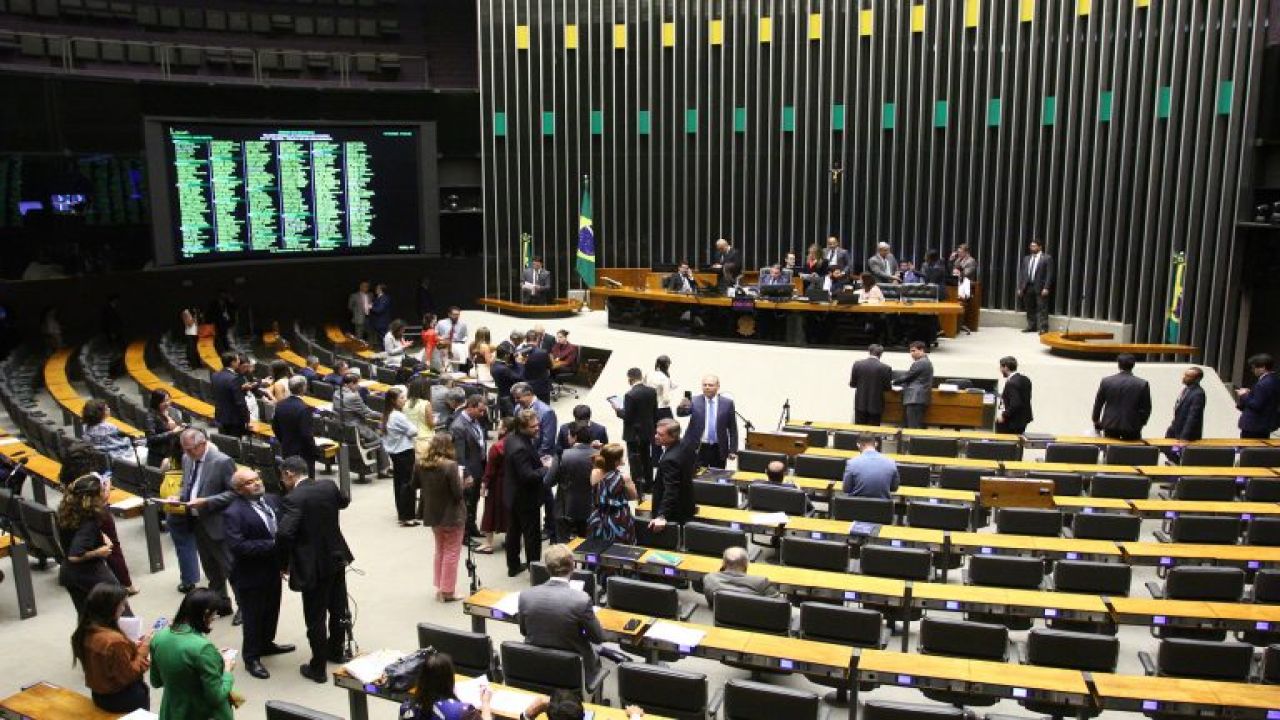 Câmara pode votar proposta que obriga SUS a aceitar exames da rede privada
