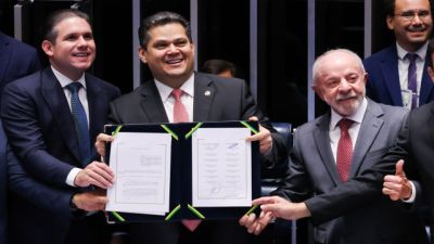 Imagem referente à notícia: Descanso de trabalhador não quebra empresas, diz Lula após fim da 6x1