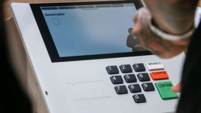 Imagem referente à notícia: Local de votação ainda pode mudar; consulte de novo antes de ir à urna