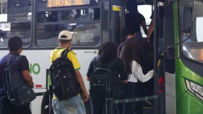 Imagem referente à notícia: Prefeituras e estados devem garantir transporte gratuito no 2° turno
