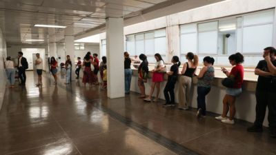 Imagem referente à notícia: Segundo turno: saiba como consultar local de votação para domingo