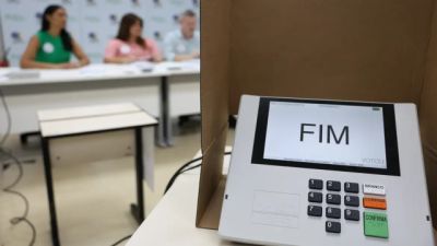 Imagem referente à notícia: Saiba os direitos de idosos e pessoas com deficiência para votar
