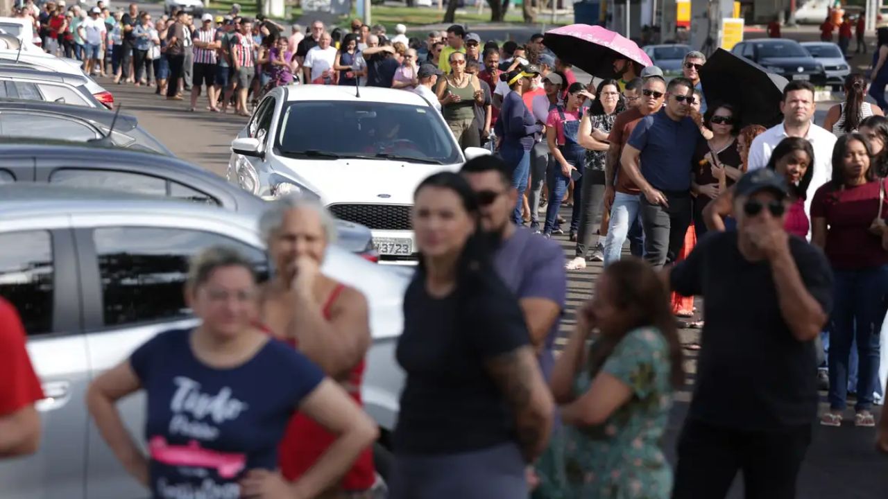 Campanha de Lula denuncia falta de transporte em nove estados