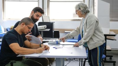 Imagem referente à notícia: Confira horário de votação neste domingo, segundo turno das eleições