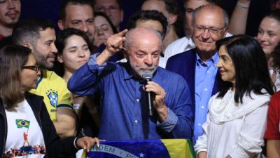 Imagem referente à notícia: Motta e Alcolumbre, líderes do Congresso Nacional, parabenizam Lula