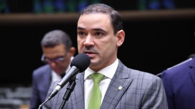 Imagem referente à notícia: Vicentinho Júnior é eleito governador do estado do Tocantins