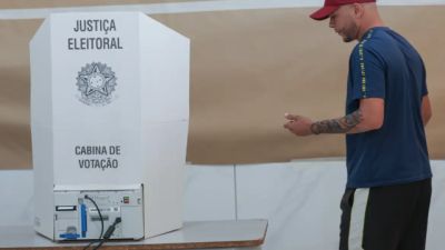 Imagem referente à notícia: Antes da urna, papel e caneta: prepare sua colinha para votar