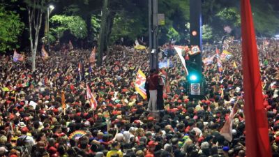 Imagem referente à notícia: Votação de Lula é a maior já recebida por um presidenciável no país