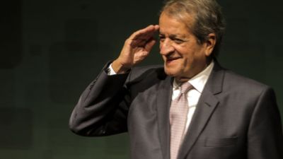 Imagem referente à notícia: Partido de Flávio, PL reconhece vitória de Lula nas eleições