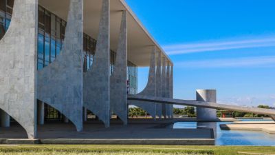 Imagem referente à notícia: Instituto prevê impacto fiscal de R$ 40 bilhões com promessas de Lula