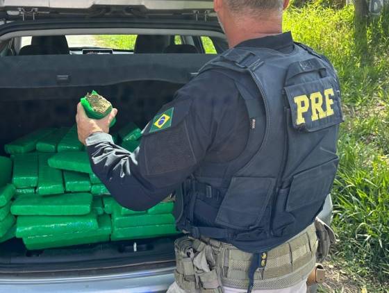 Polícia Rodoviária Federal  apreende 108 kg de maconha em Vitorino