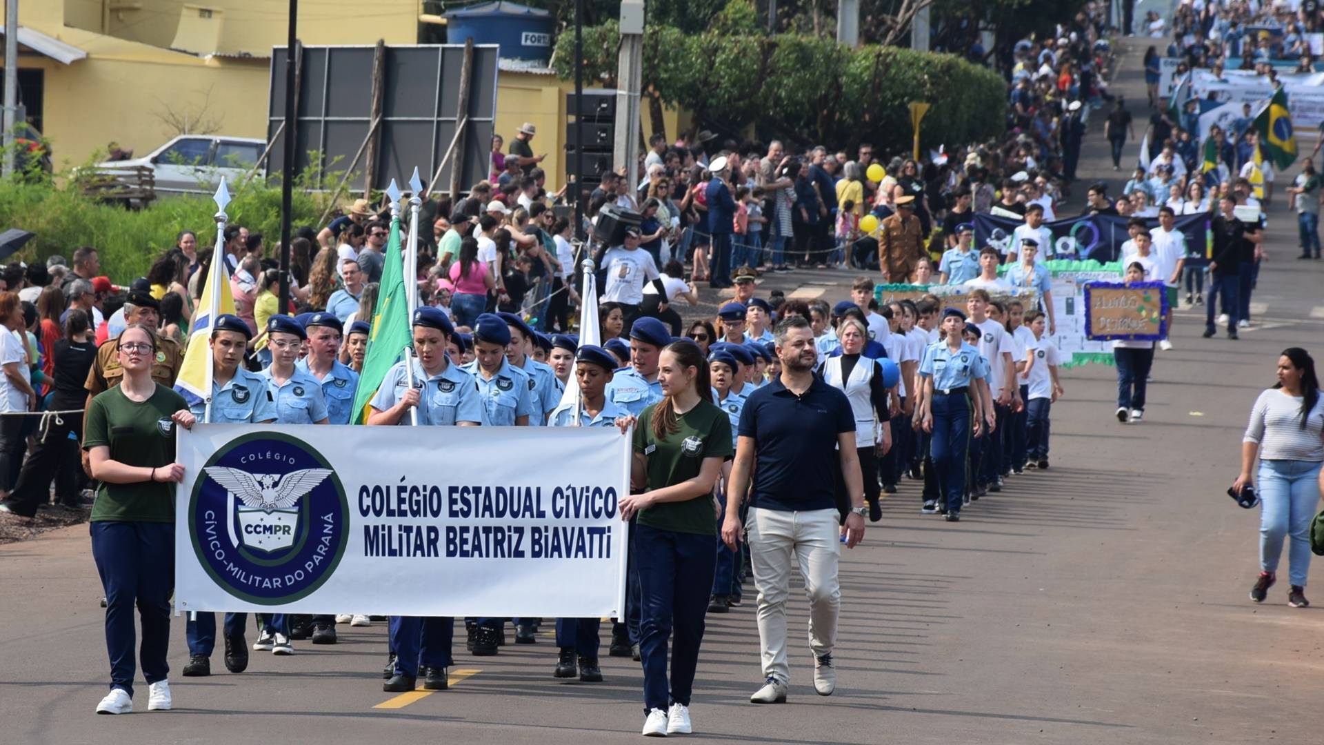 Multidão celebra 7 de Setembro em Francisco Beltrão