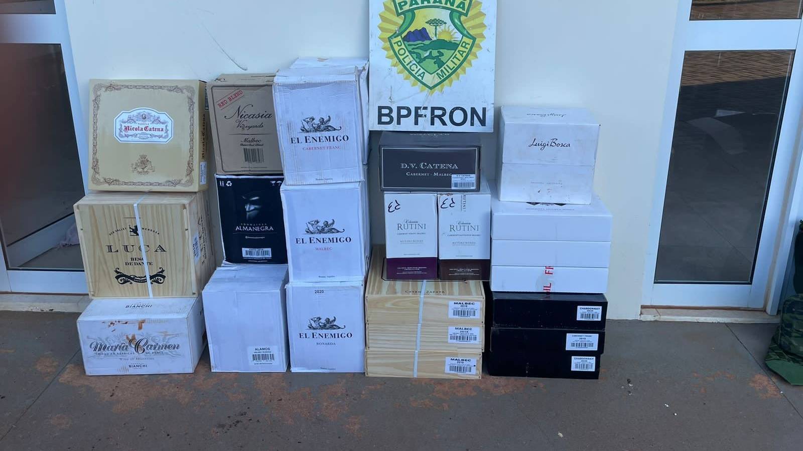 BPFRON apreende carro carregado com bebidas estrangeiras em Santo Antônio do Sudoeste