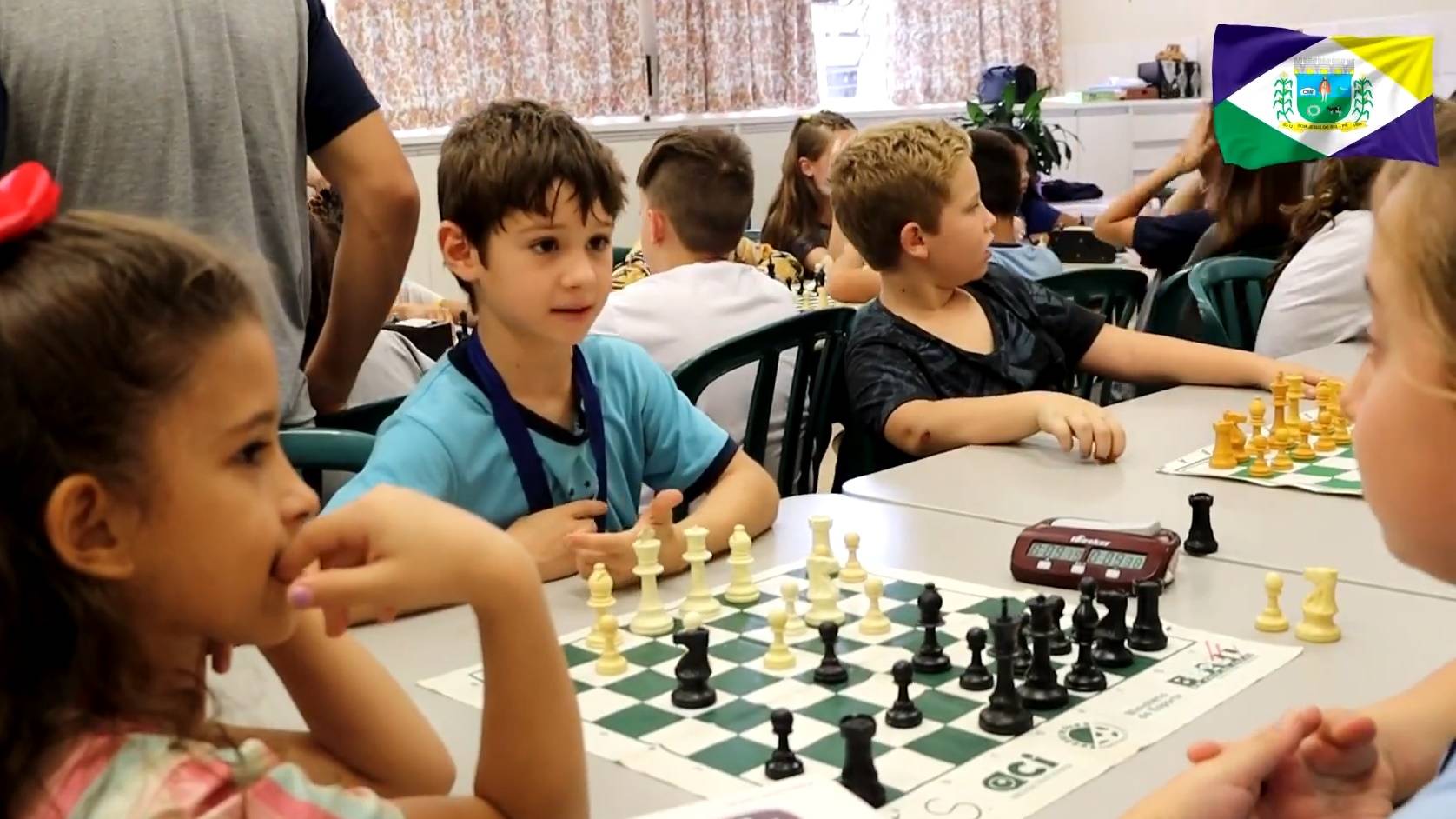 Projeto Xadrez na Escola rende medalhas para alunos de Bom Jesus do Sul no Circuito Regional