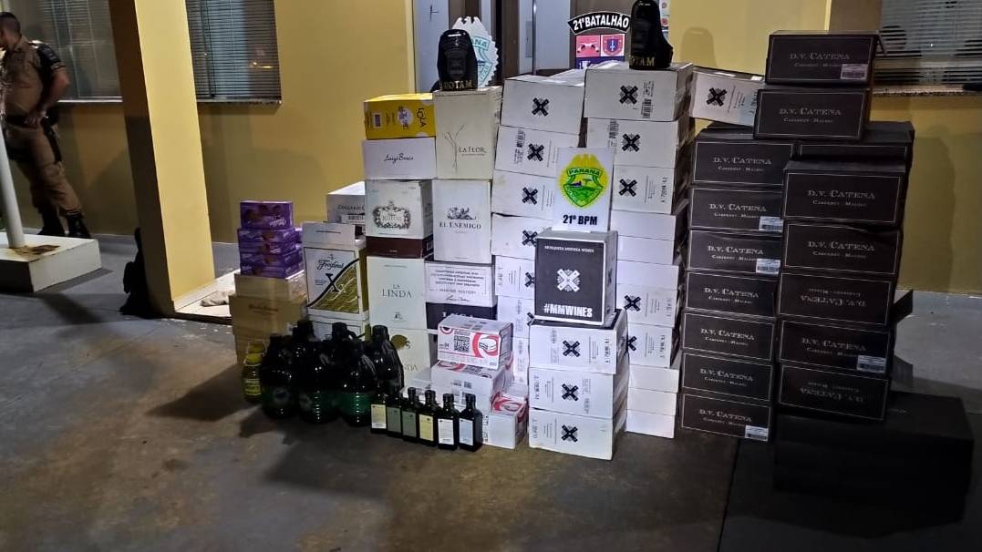 Polícia Militar realiza operação contra descaminho e apreende carga de vinho na região de Ampére