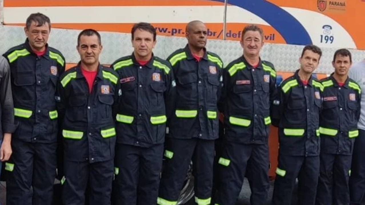 Corpo de Bombeiros de Ampére recebe novos uniformes para melhor desempenho nas atividades