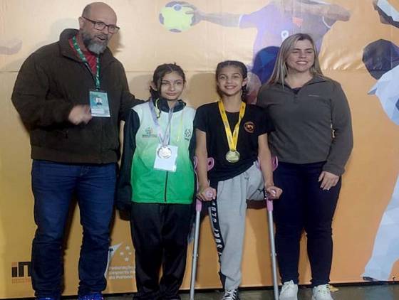 Atleta com deficiência é campeã no wrestling convencional nos Jogos Escolares