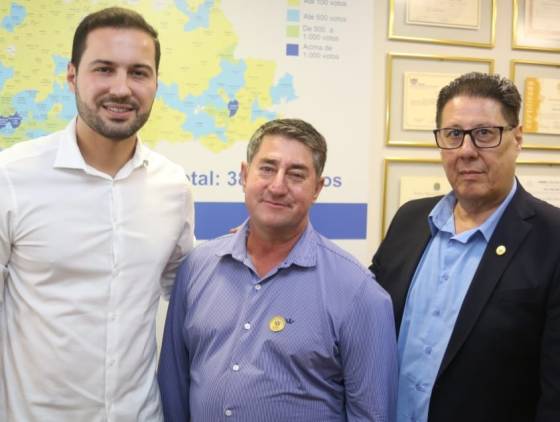 Pinhal de São Bento recebe R$ 2,3 milhões para pavimentar estrada rural e melhorar acesso
