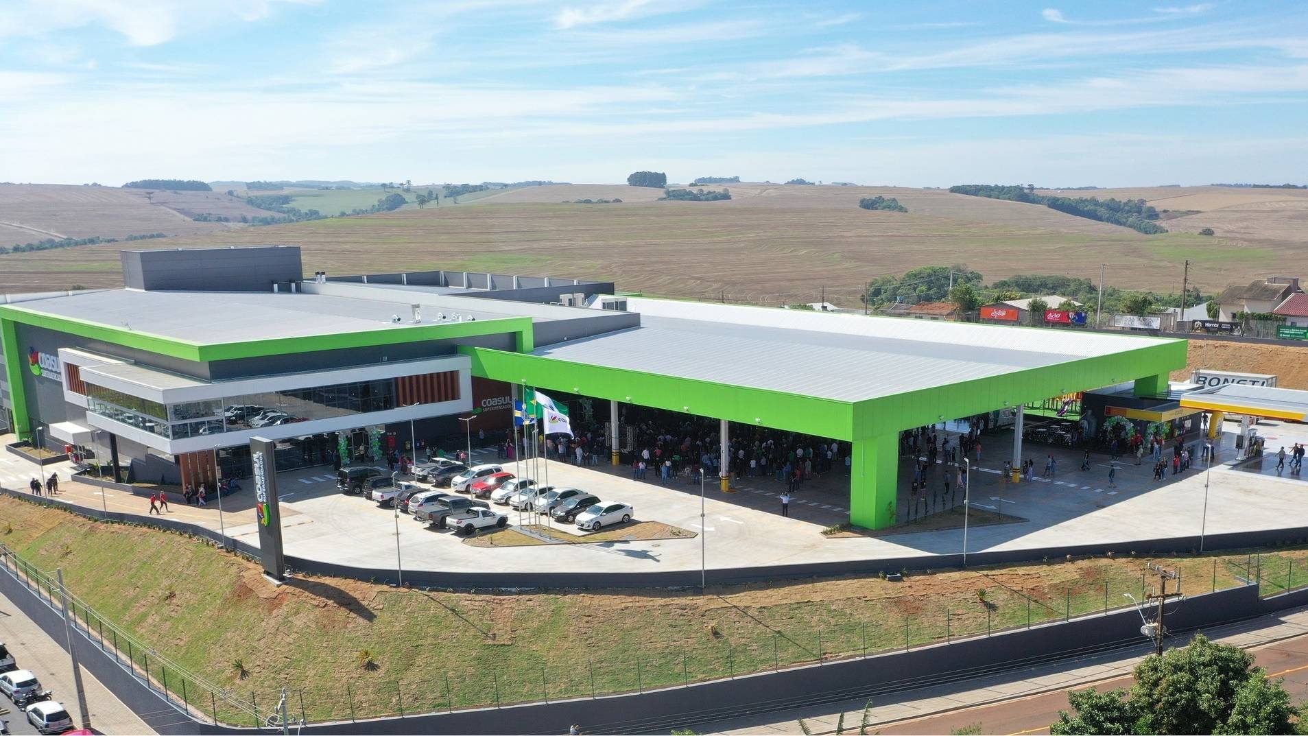 Coasul inaugura o maior e mais moderno Supermercado do Sudoeste em São João!