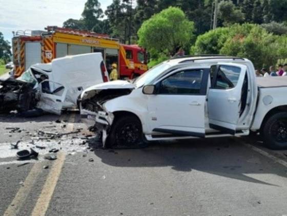 Motorista morre em colisão envolvendo três veículos na BR-282