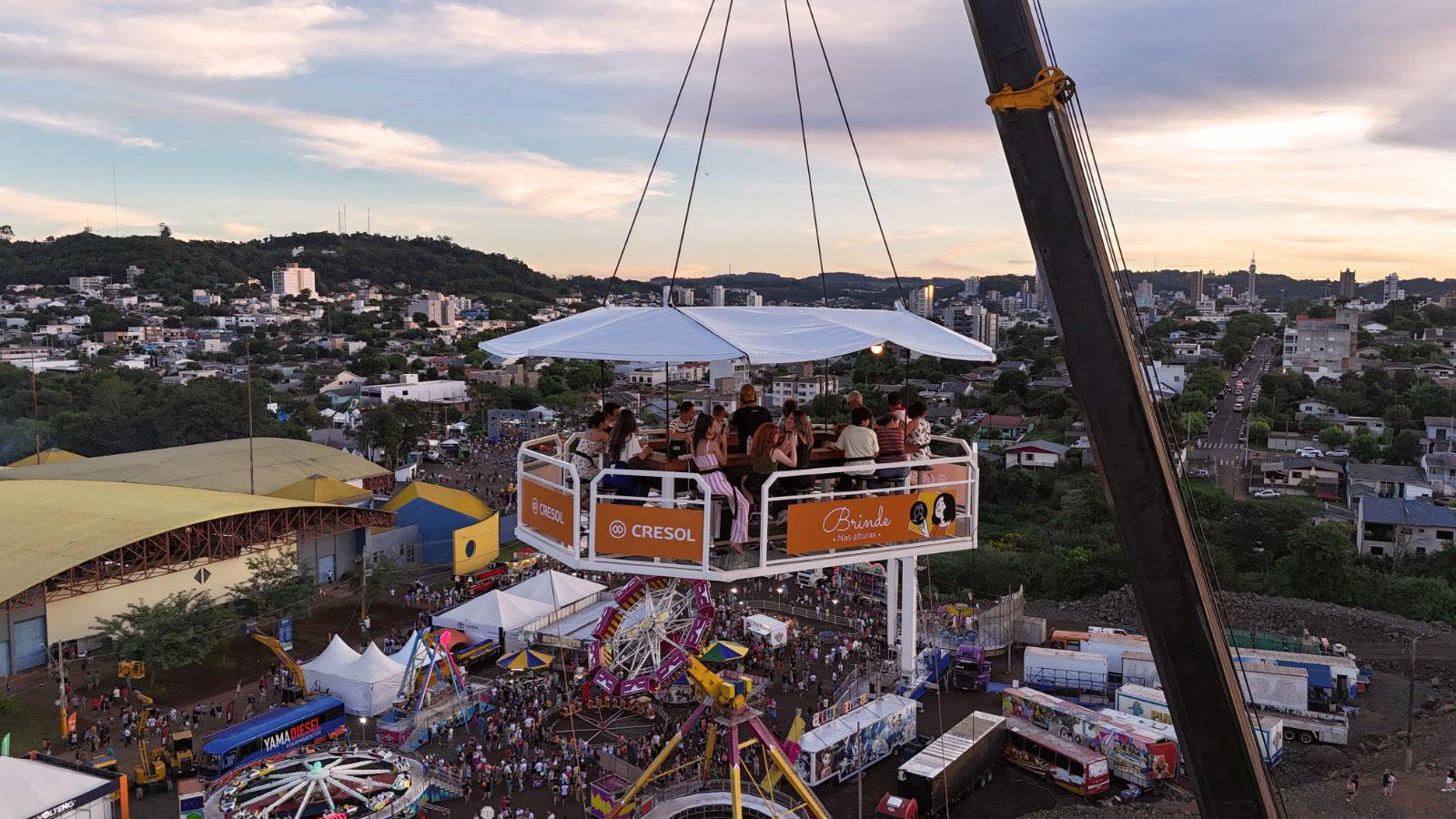 Cresol comemora sucesso da Onda Laranja na Expobel