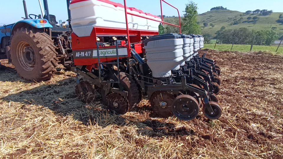 Comunidade da cabeceira do pinhal recebe nova plantadeira para Patrulha Agrícola