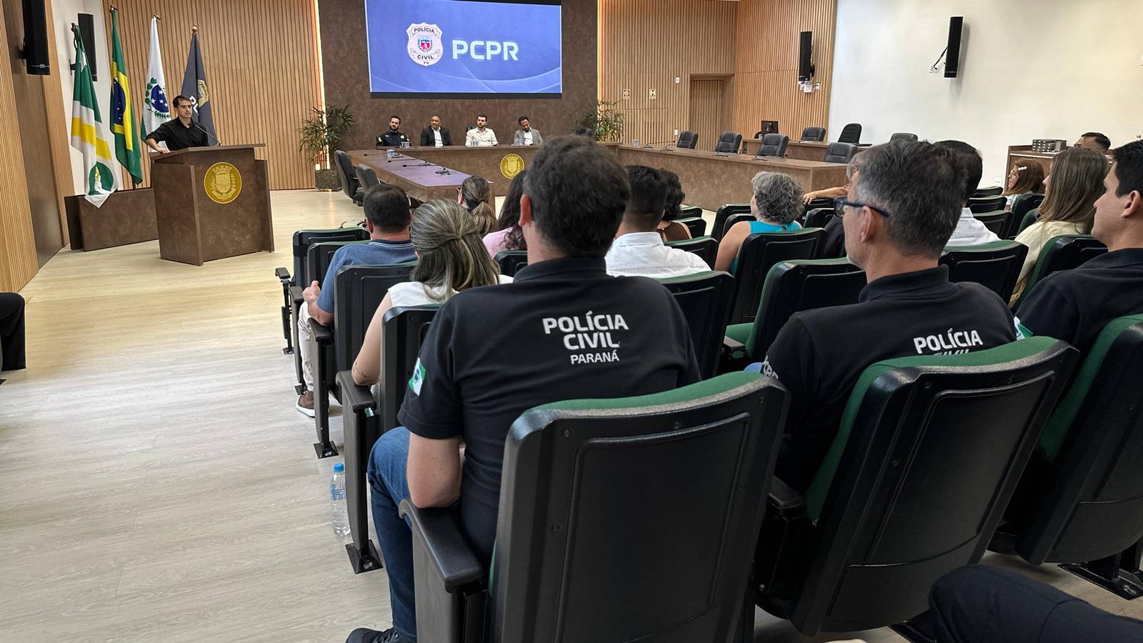 PCPR homenageia servidores com medalhas de serviço policial no Sudoeste