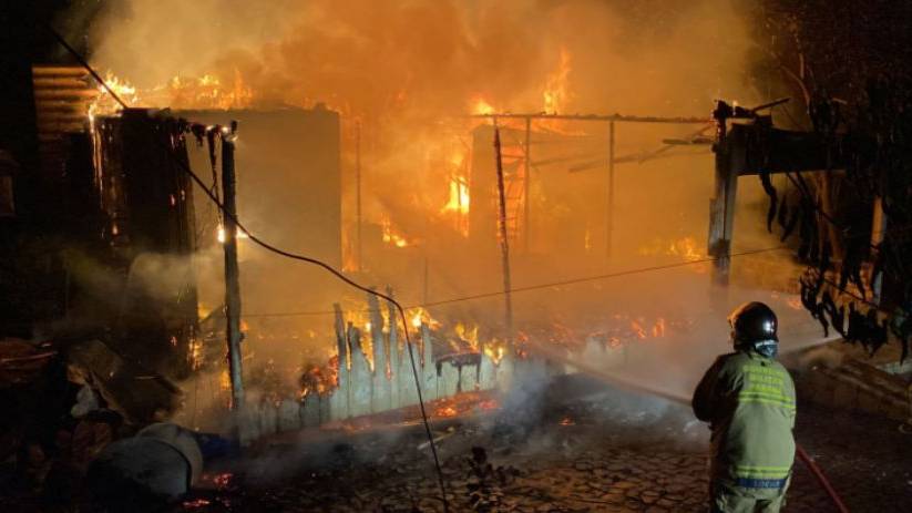 Incêndio destrói residência no interior de Francisco Beltrão