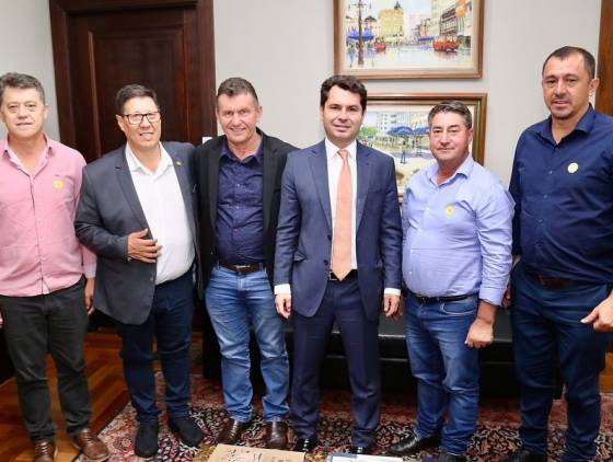 Lideranças de Pinhal de São Bento discutem projetos e parcerias para desenvolvimento em Curitiba
