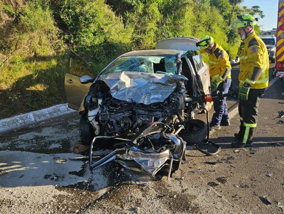 Colisão frontal na BR-282 deixa um morto e quatro feridos em Cordilheira Alta