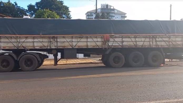 Mulher morre ao ser atropelada por carreta em Santa Izabel do Oeste