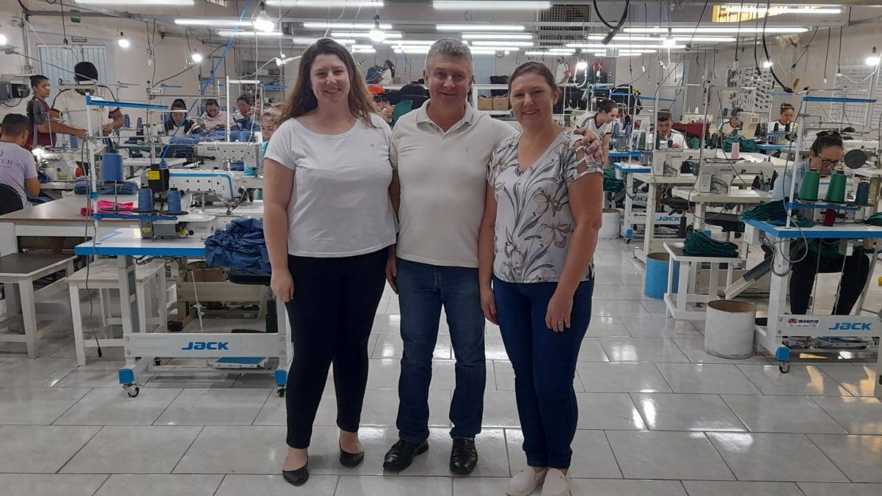 Administração Municipal de Salgado Filho visita empresa Pfeiffer Confecções