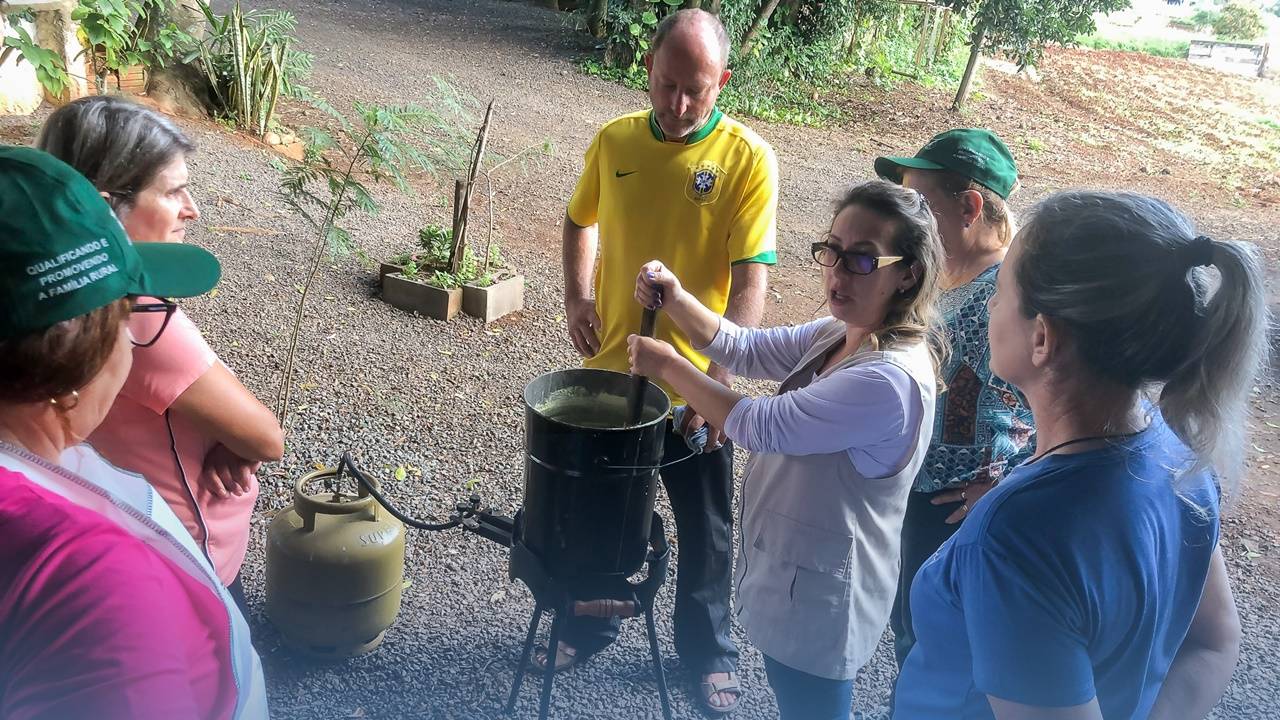 Curso de Horta Orgânica capacita produtores em Santa Izabel do Oeste